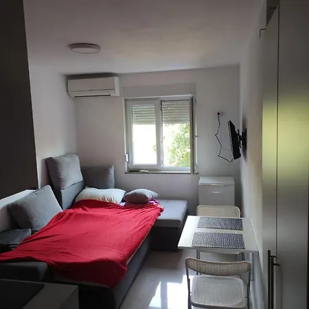 Apartman Tombo *